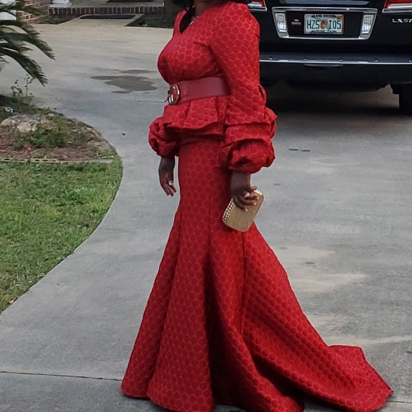 Gorgeous Red 2 piece Skirt & blouse - Picture 11 of 11